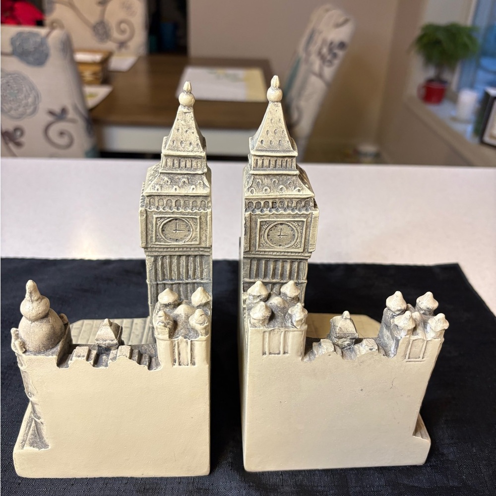 Decorative Big Ben Bookends - Picture 4 of 12